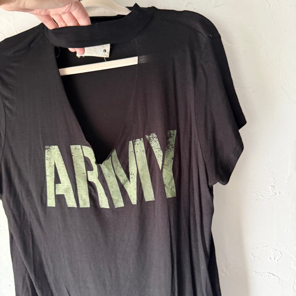American Rebel‎ Black ARMY Graphic Tee Choker Cutout Neckline Women’s Large